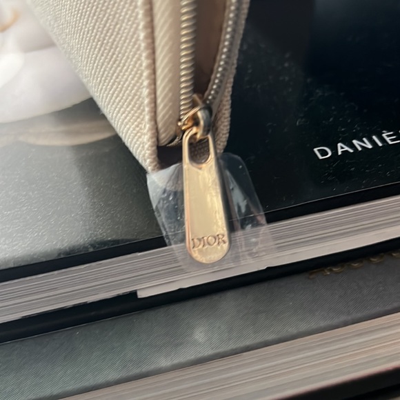 DIOR Compact✨ limited edition ✨ Pocket Mirror & VIP cosmetic clutch bag - Picture 5 of 10